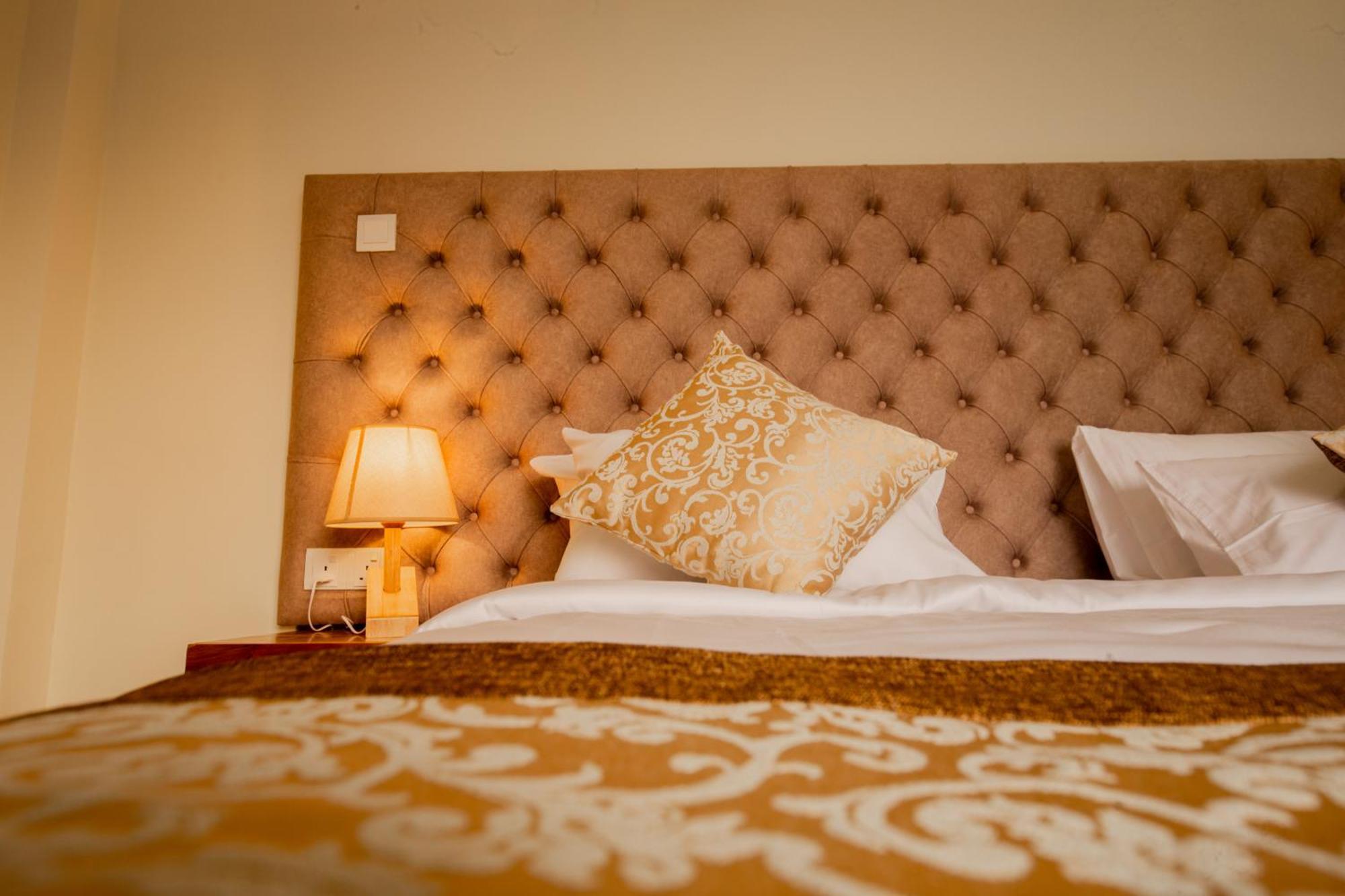 Manthra Leisure Hotel Kandy Kültér fotó