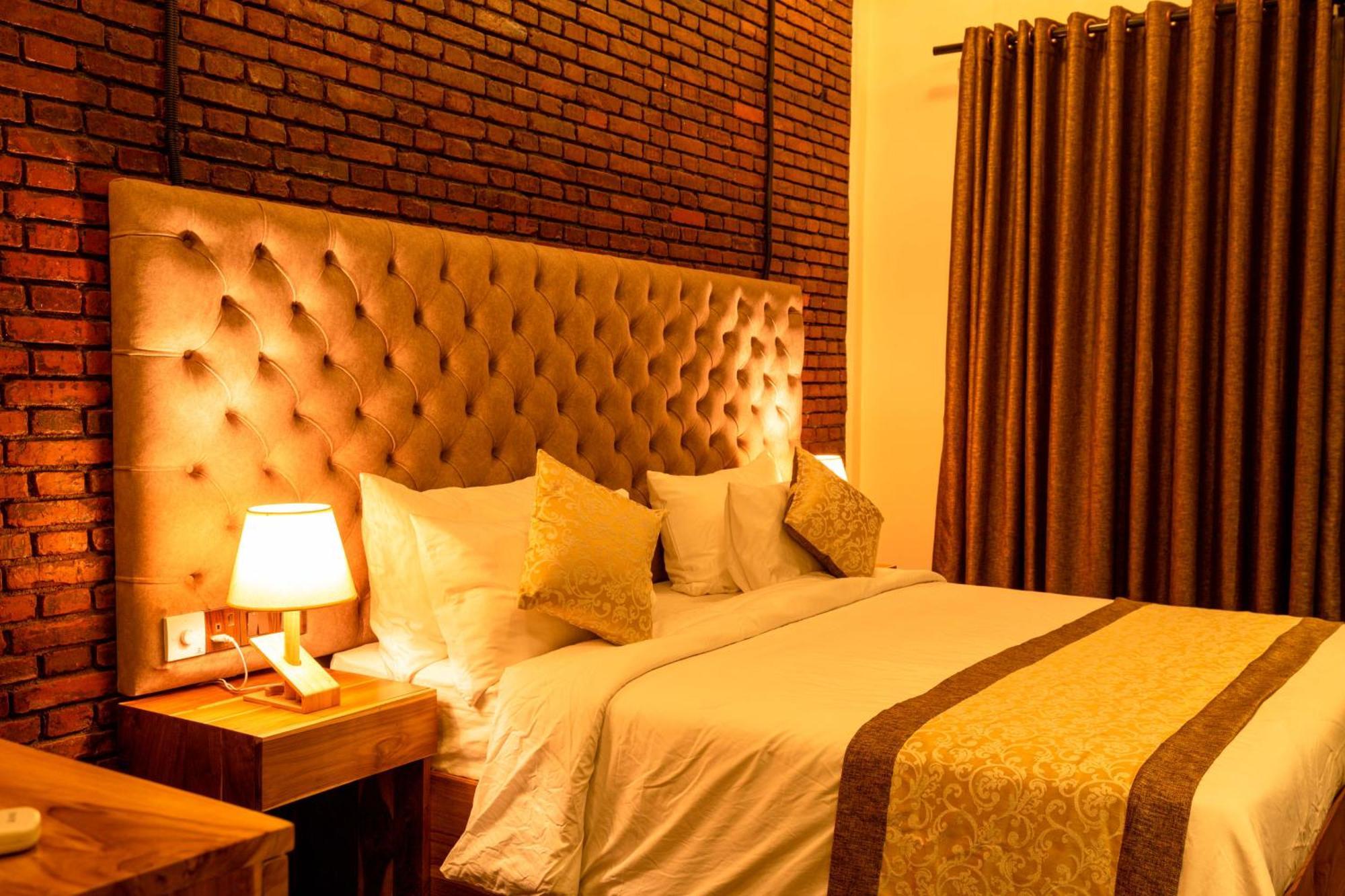 Manthra Leisure Hotel Kandy Kültér fotó