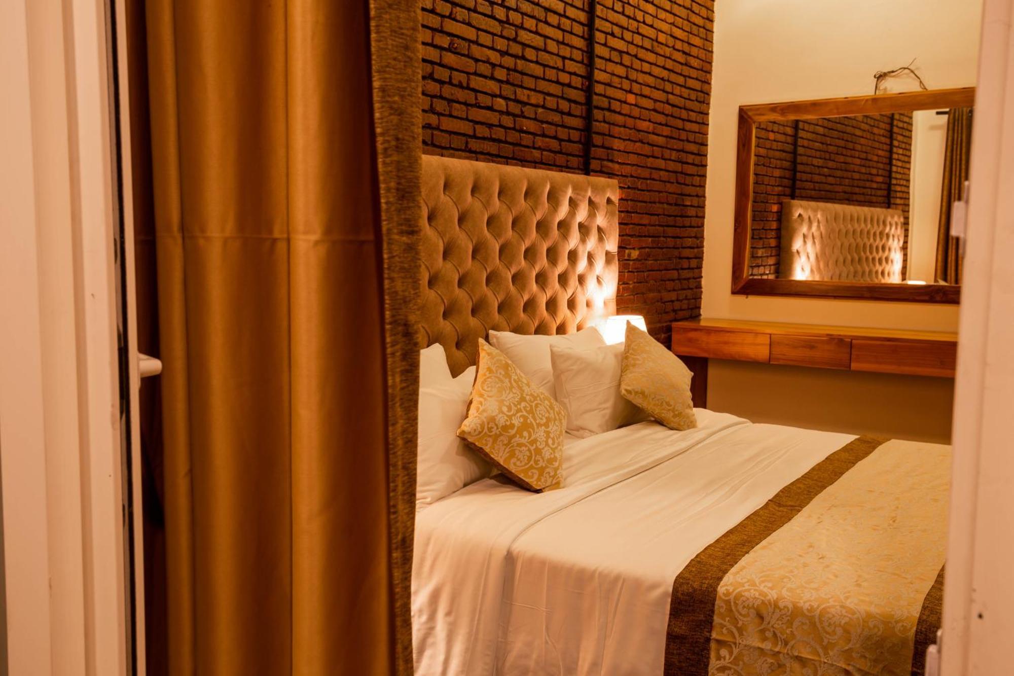 Manthra Leisure Hotel Kandy Kültér fotó