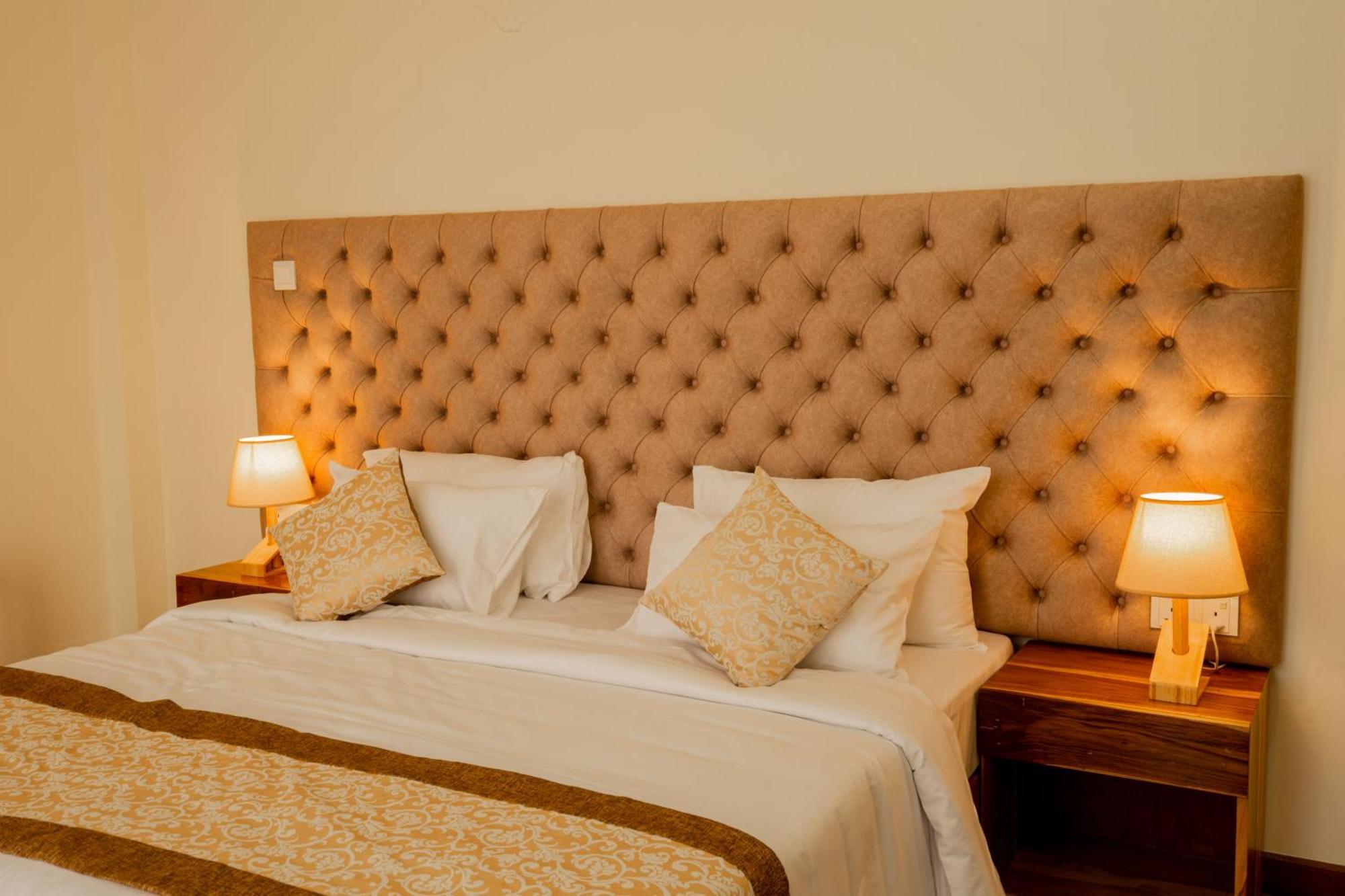 Manthra Leisure Hotel Kandy Kültér fotó