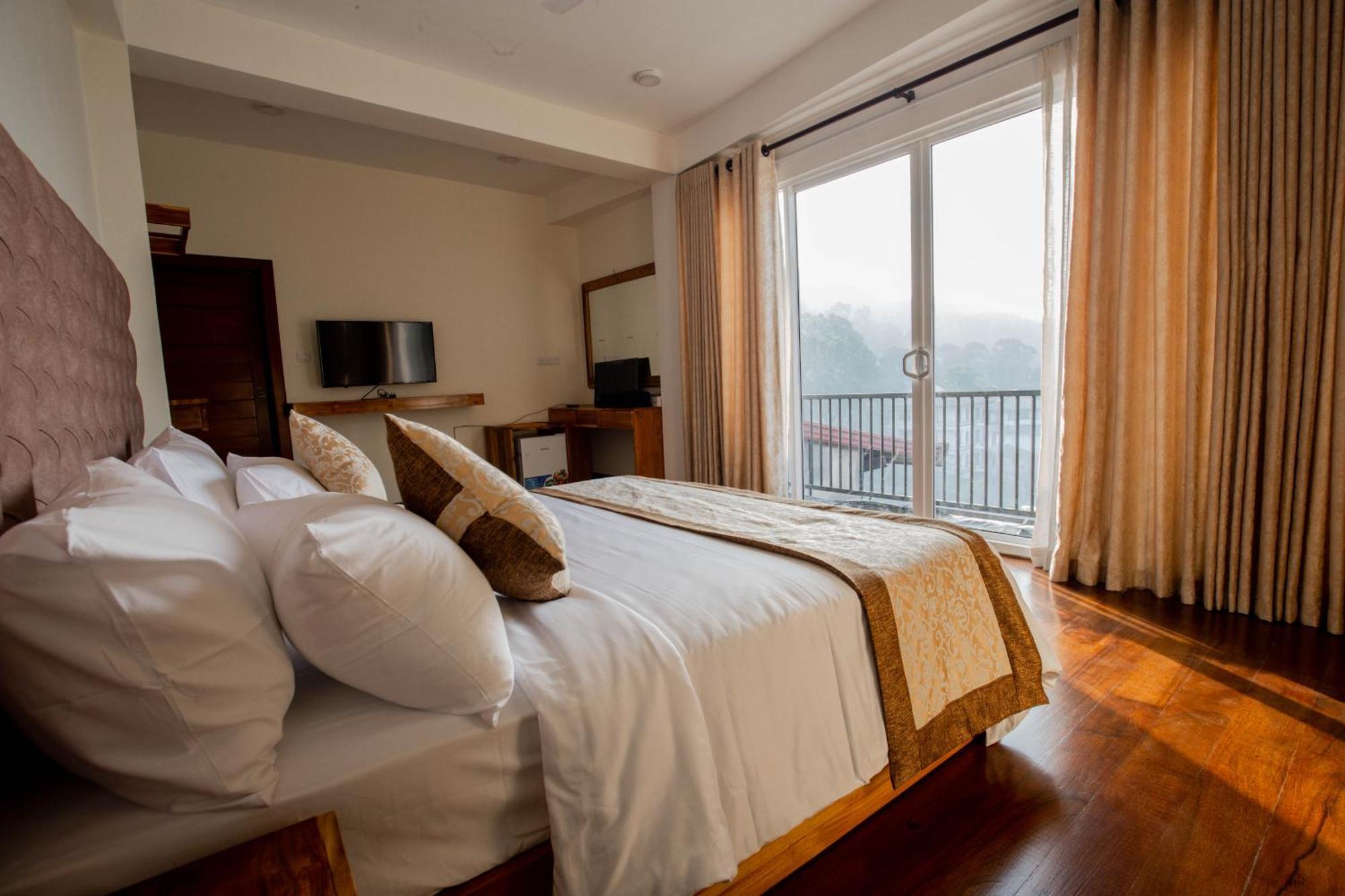 Manthra Leisure Hotel Kandy Kültér fotó
