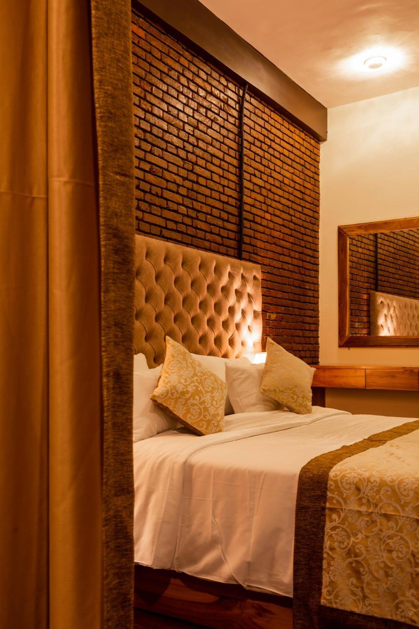 Manthra Leisure Hotel Kandy Kültér fotó